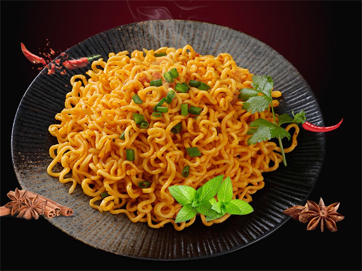 New-Type-Good-Tasty-Noodles-With-Salted-Egg-Yolk7
